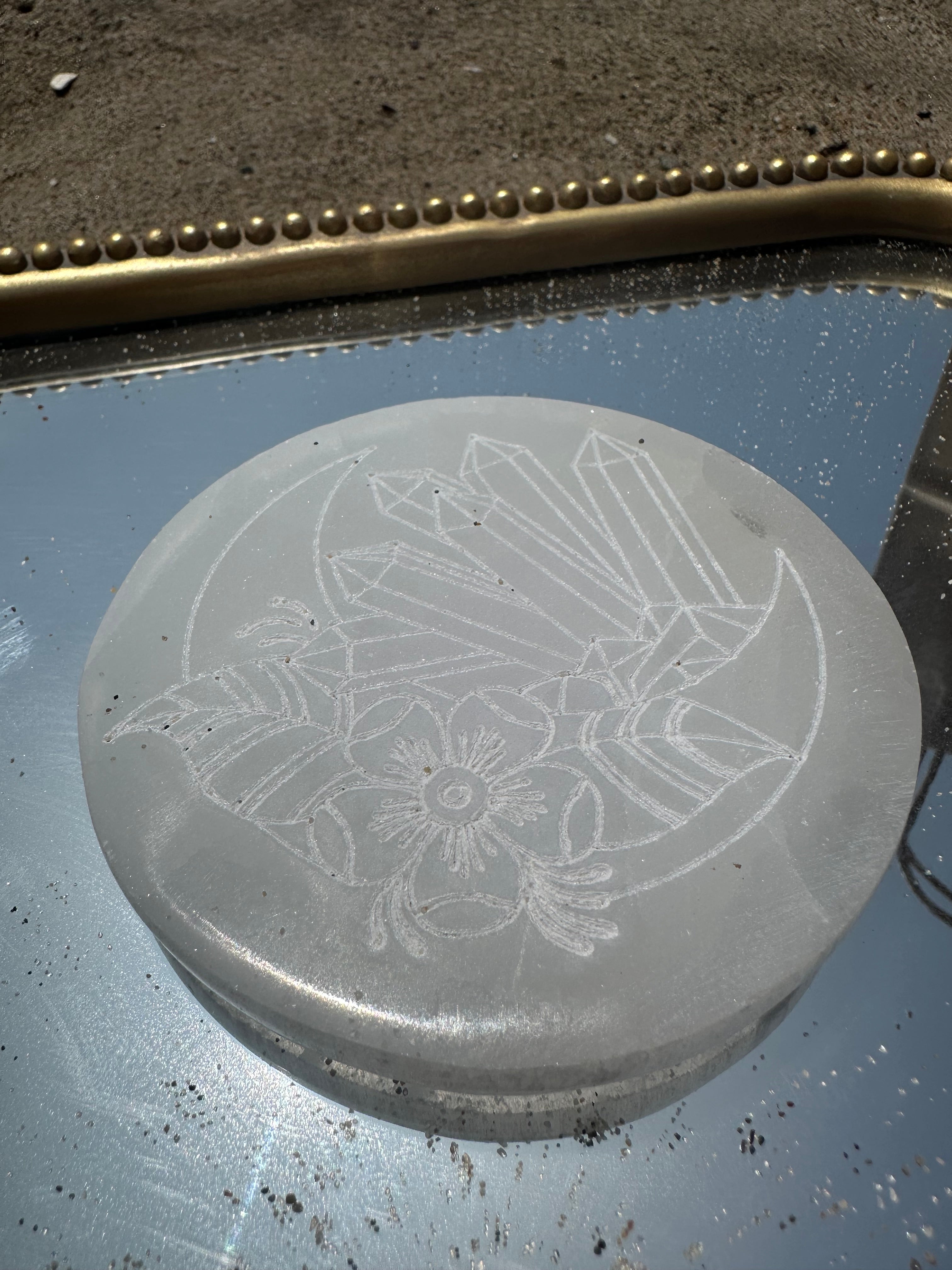 Selenite Charging Plate